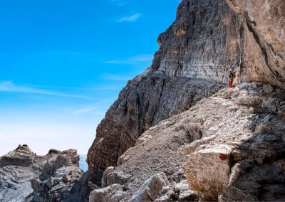 On the exposed traverse of the Bocchette route – unforgettable moments where rock and sky meet in the Brenta Dolomites