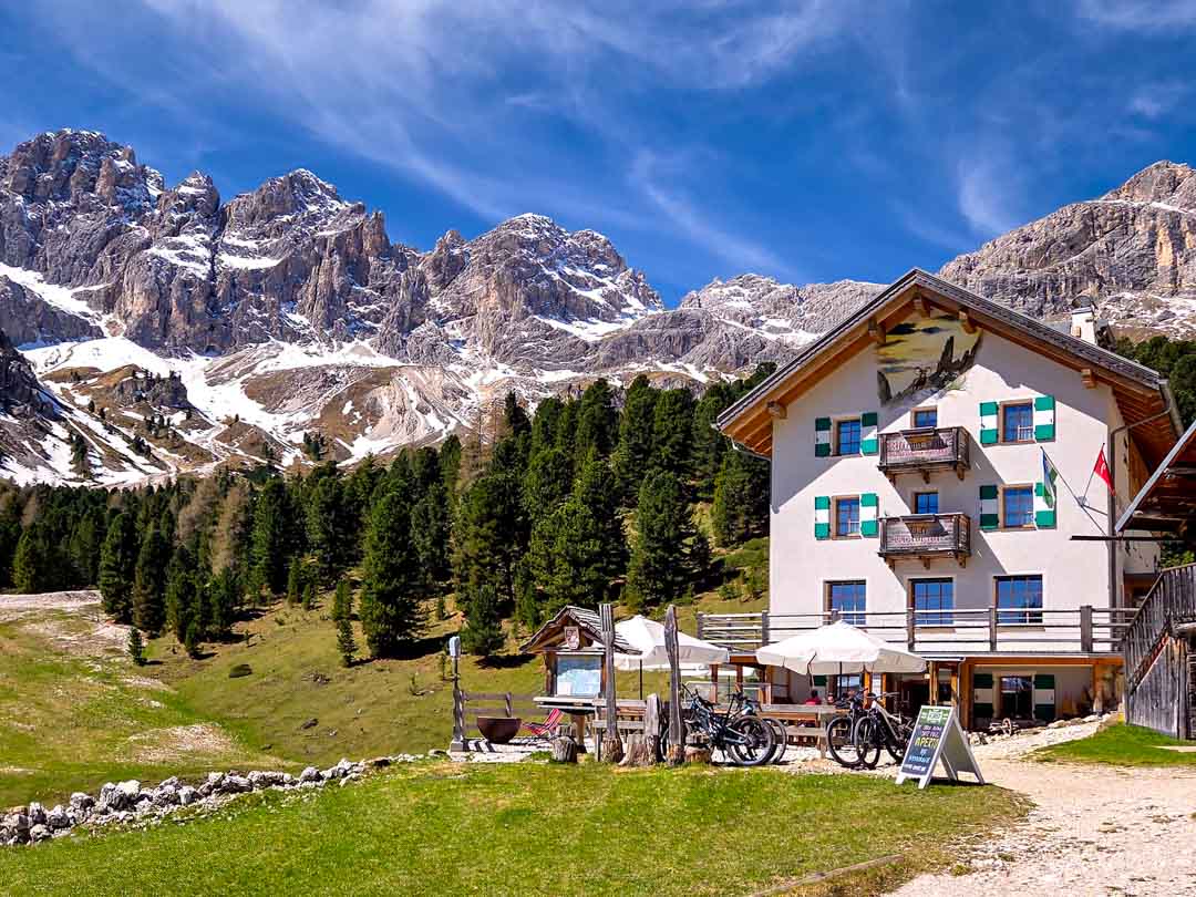 Rifugio stella Alpina Catinaccio Rosengarten Dolomites